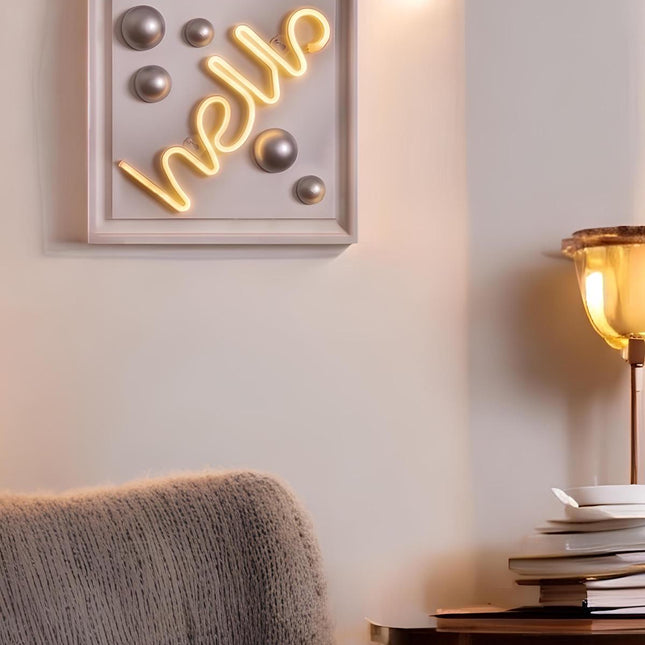 Hello Neon Işıklı Duvar Aksesuarı
