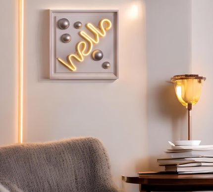Hello Neon Işıklı Duvar Aksesuarı