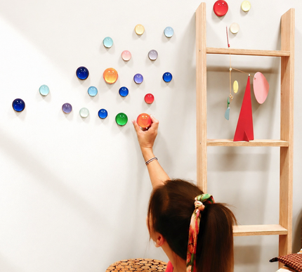 Wallipop Carnival 32’li Set Duvar Aksesuarı – Renkli Epoksi Duvar Dekoru (Ø8 / Ø6 / Ø4 cm)