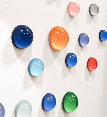 Wallipop Carnival 32’li Set Duvar Aksesuarı – Renkli Epoksi Duvar Dekoru (Ø8 / Ø6 / Ø4 cm)