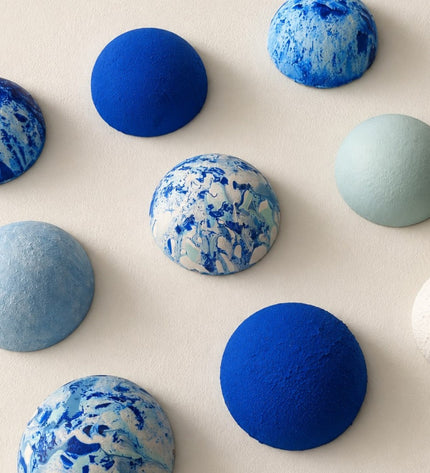 Wallipop Cobalt Drift Duvar Dekoru | Wallibex / Tek ve eşsiz Wallipop Cobalt Drift; alçı üzerine el boyaması 9 parçalı, dokulu ve şablonlu duvar dekoru.